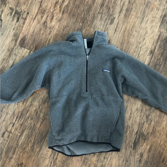Patagonia Men’s Gray Fleece 1/2 Zip - Picture 2 of 4